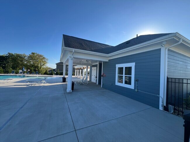 Building Photo - 621 High Hl Dr