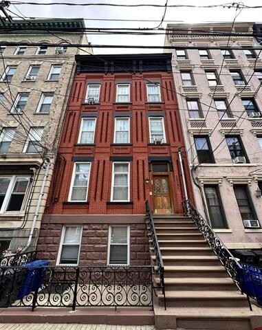 Building Photo - 1017 Park Ave
