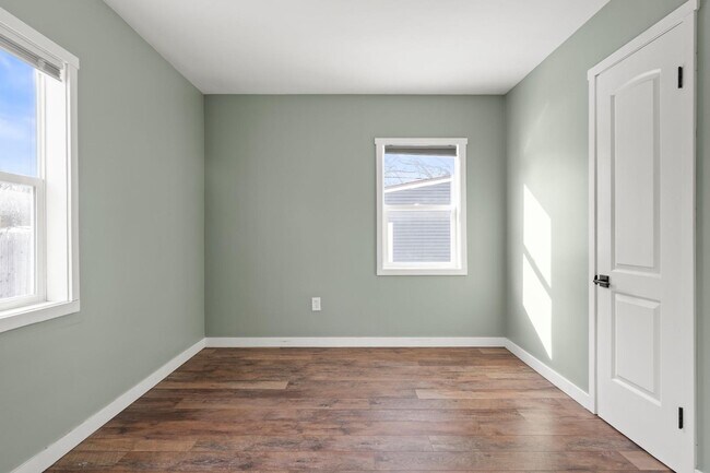 Building Photo - 1914 N Euclid Ave