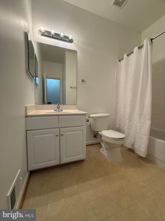 Building Photo - 2427 Dew Meadow Ct