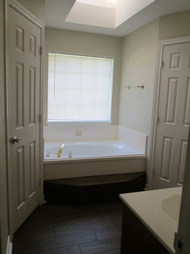 Building Photo - 3 bedroom 2 bath home in Tyler! Coming soon!
