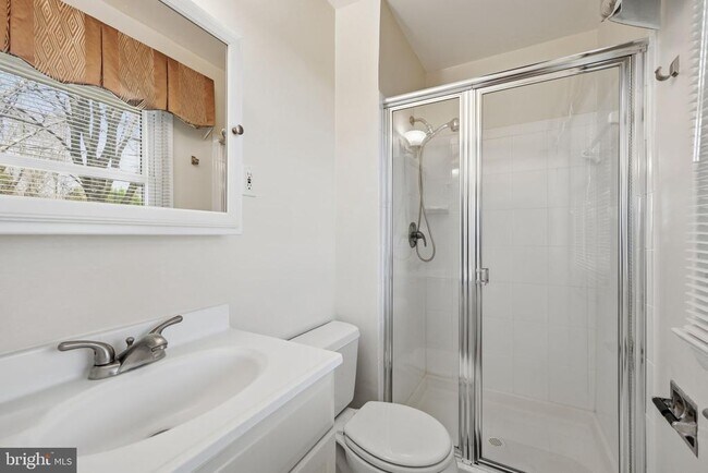 Building Photo - 1721 University Blvd W