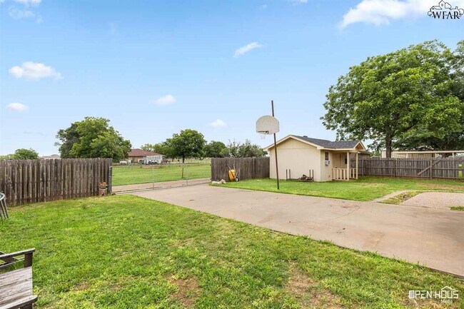 Building Photo - 1510 Bentwood Dr