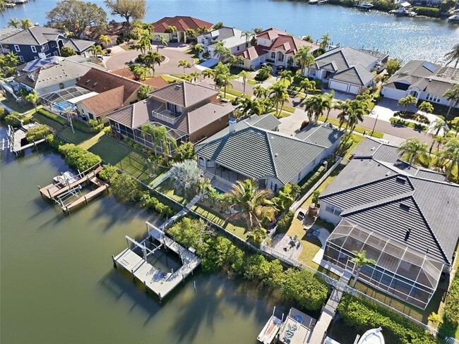 Building Photo - 909 Allegro Ln