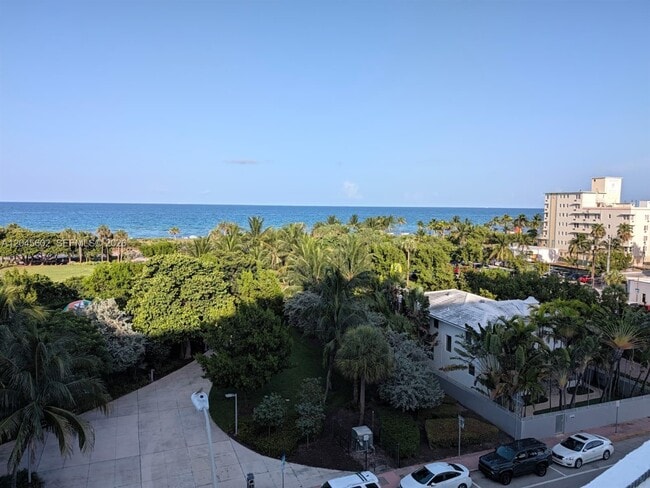 Building Photo - 7600 Collins Ave