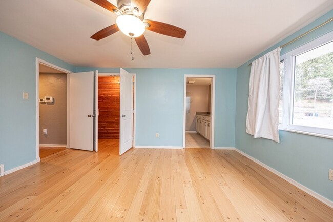 Building Photo - Beautiful 3 Bedroom Home in Franklin Regional School District