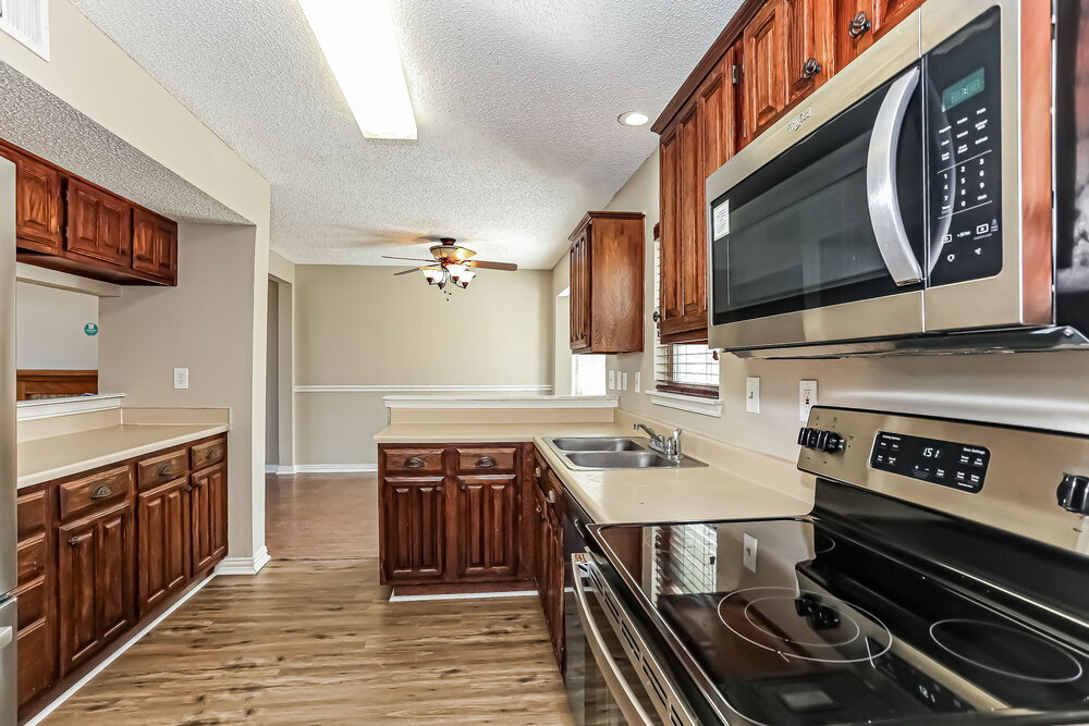 Building Photo - 511 Rosewood Ln