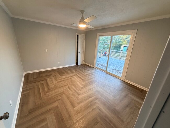 Building Photo - 1058 Ridge Rd