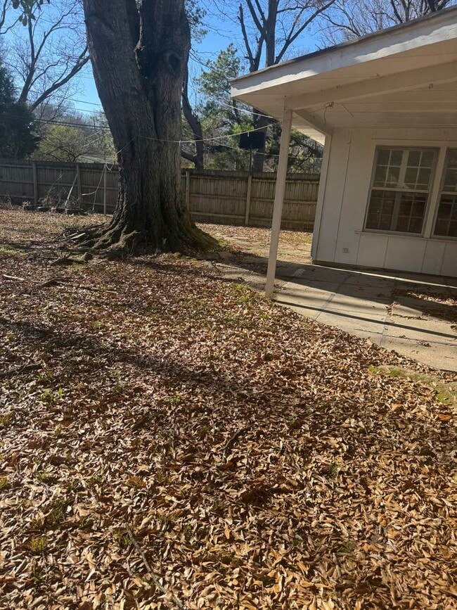 Building Photo - 510 S 19th St