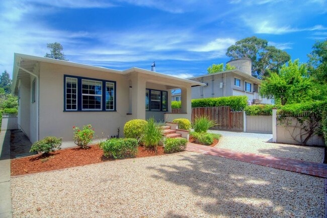 Building Photo - 2 Bedroom, 1 Bath + Office - Downtown Palo...
