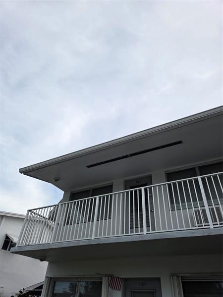 Building Photo - 1920 NE 51st Ct