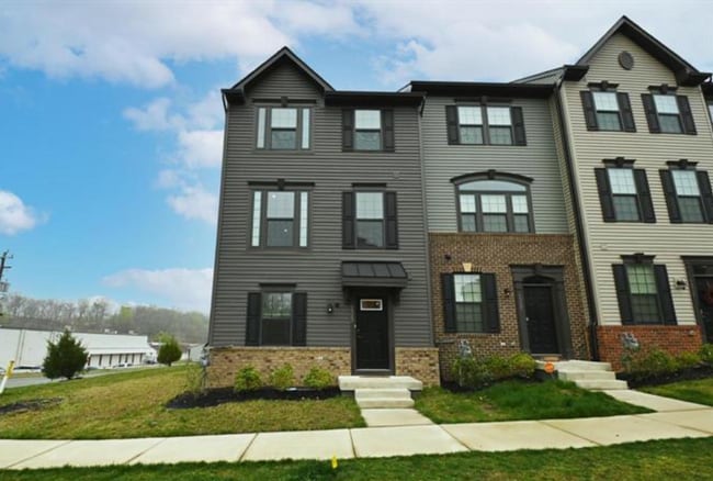 Building Photo - 1329 Trestle Dr