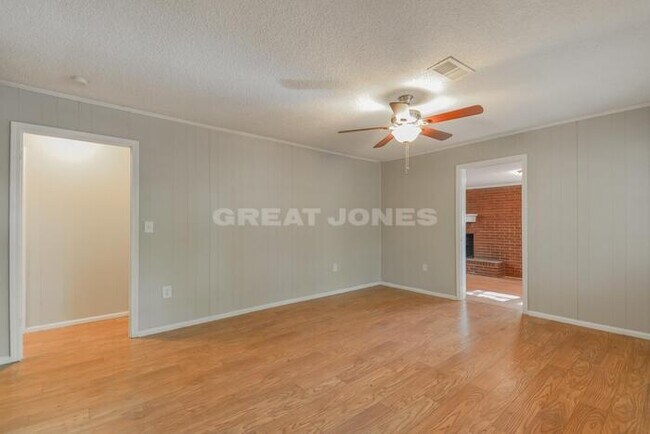 Building Photo - Charming 3 Bedroom in Williamston!