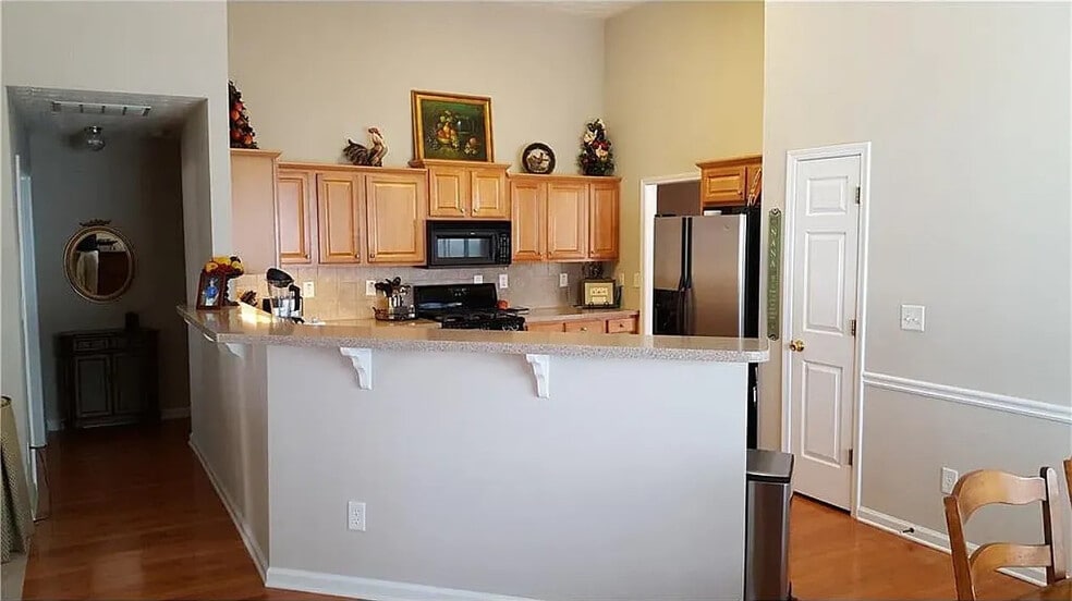 Building Photo - Room in House on Stoneleigh Run Dr NE