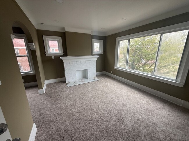 Building Photo - 15512 Mendota St