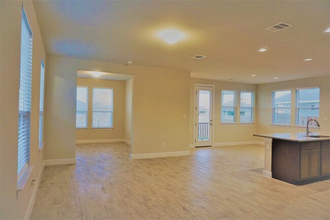 Recessed lighting accompanied by ceiling fan in all rooms (not shown) - 260 Gaida Loop