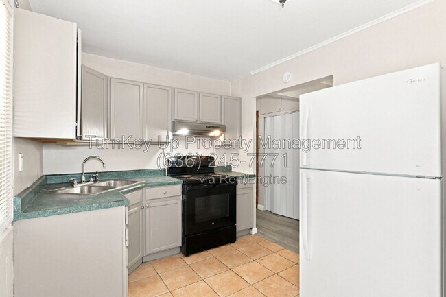 Building Photo - 840 Lebon Dr