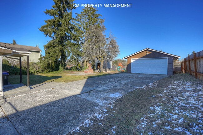 Building Photo - 8437 S M St