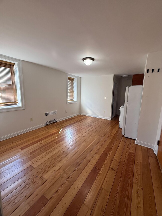 Building Photo - 800 Bloomfield St