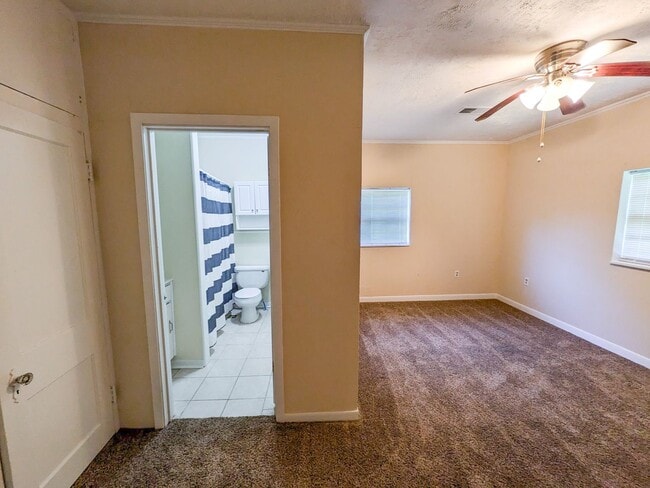 Building Photo - 458 Belvedere Dr