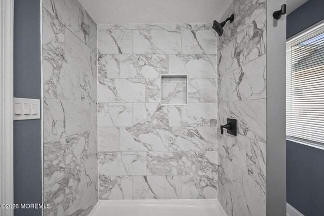 Building Photo - 143 Center Ave