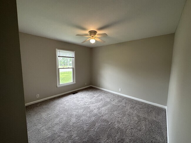 Building Photo - 1302 Haynes Dr
