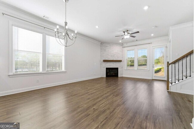 Building Photo - 2025 Abbey Rd