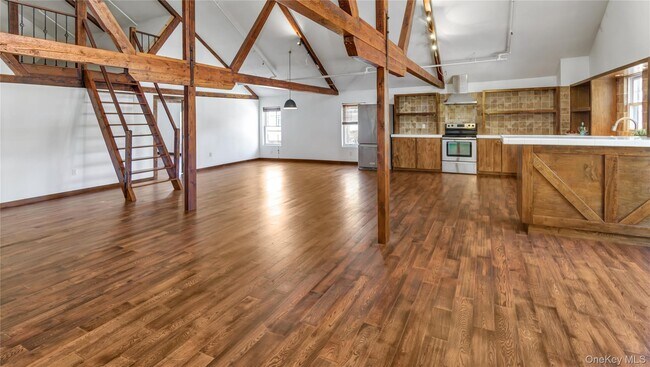 Building Photo - 49 Maple Ave