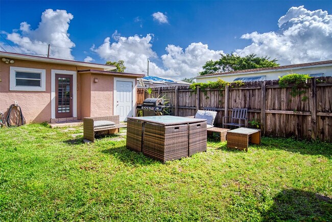 Building Photo - 2508 Arthur St