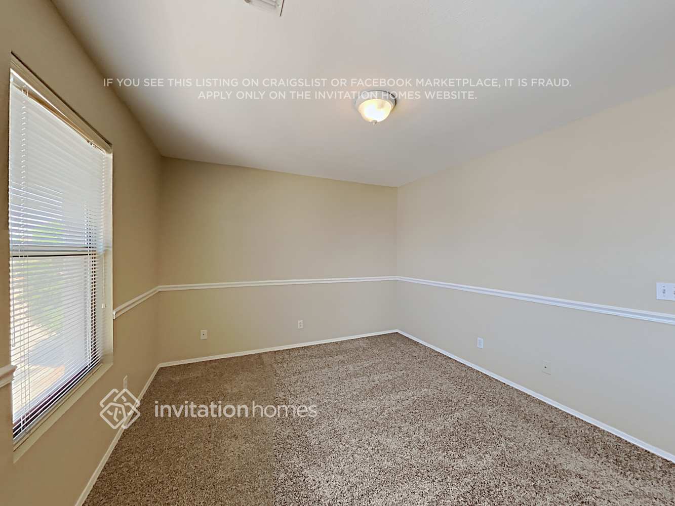 Building Photo - 1533 S Halsted Dr