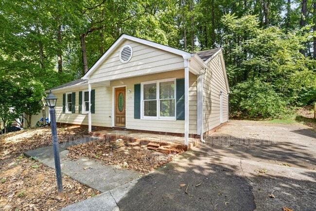 Building Photo - 151 Laura Ave