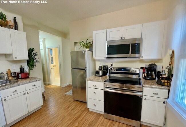 Building Photo - 207 Princeton St