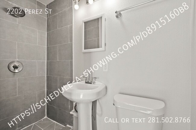 Building Photo - 2202 Perez St