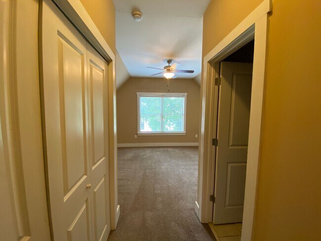 Building Photo - PRE-LEASING FOR AUGUST 2026!