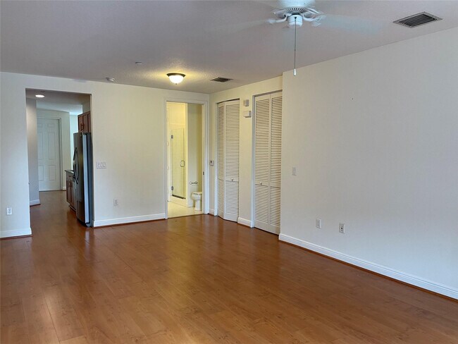 Building Photo - 1304 SW 3rd Ct