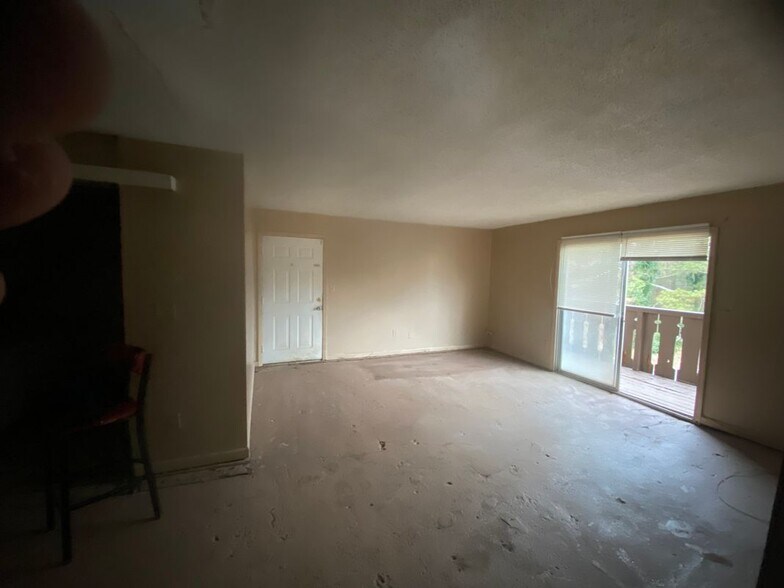 Building Photo - 1505 Camelot Dr