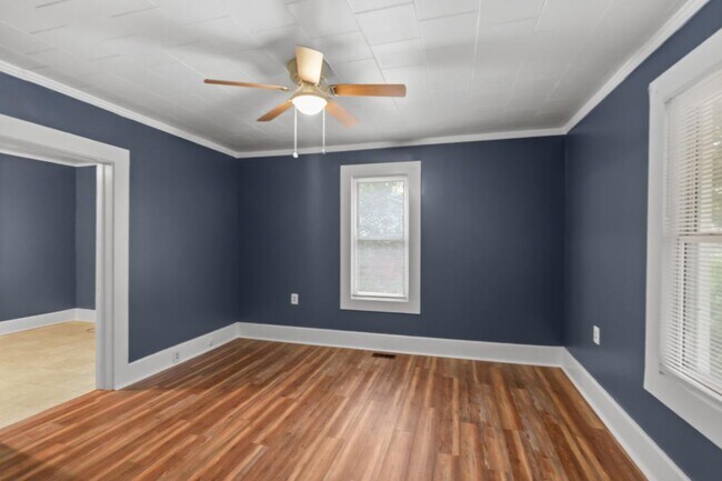 Building Photo - 414 Cambridge St