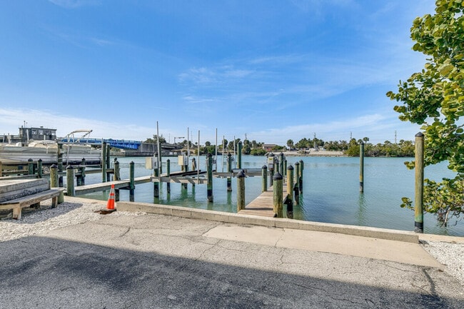 Building Photo - 109 Bayshore Rd