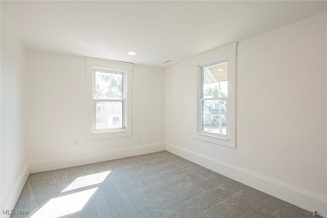 Building Photo - 46 Verdun Dr