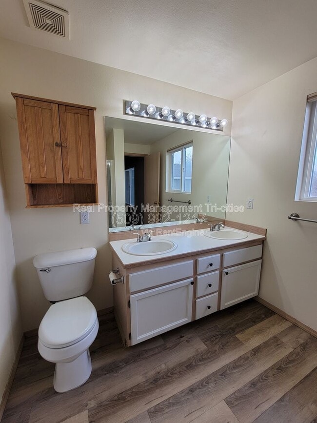 Building Photo - 2628 Scottsdale Pl