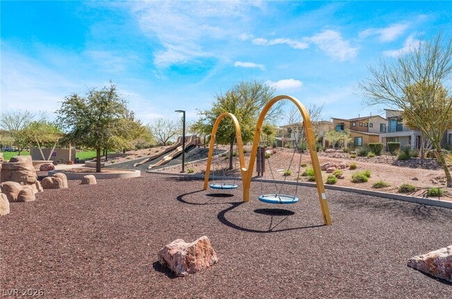 Building Photo - 184 Pace Ave