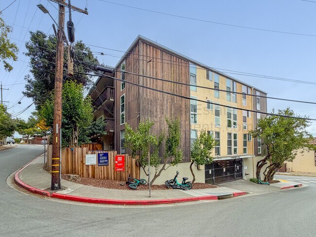 Building Photo - 2 Panoramic Way