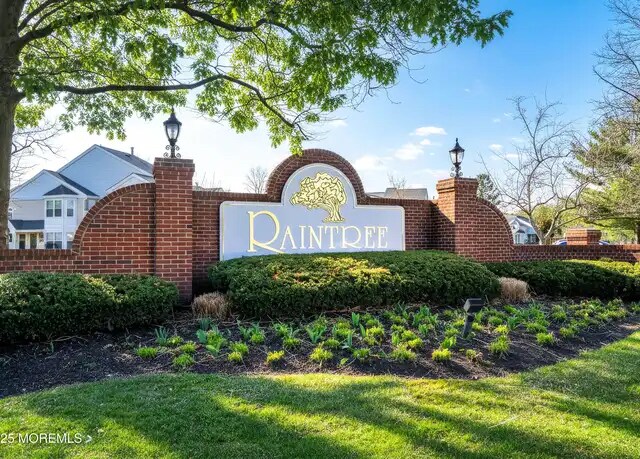 Building Photo - 149 Tulip Ln