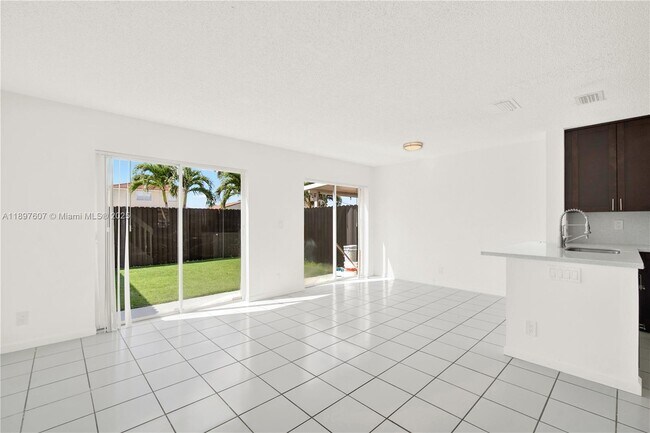 Building Photo - 17380 SW 140th Ct