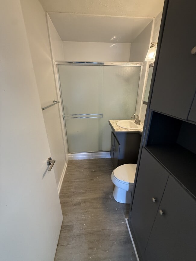 Building Photo - 1645 W Elm St