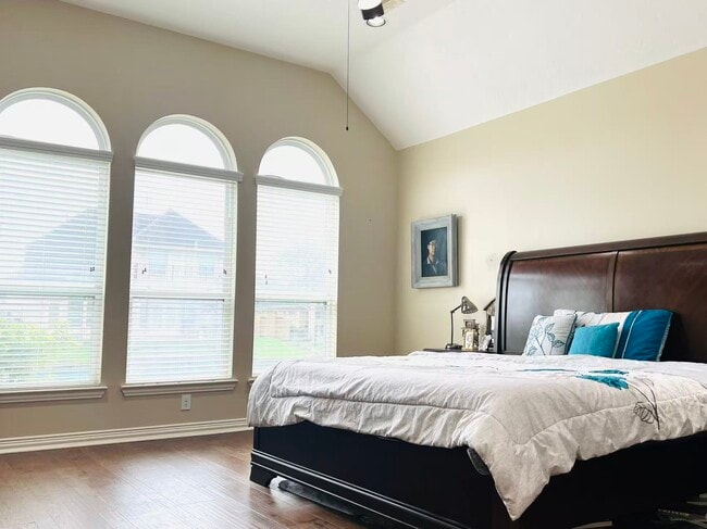 Building Photo - 14303 Tasmania Ct