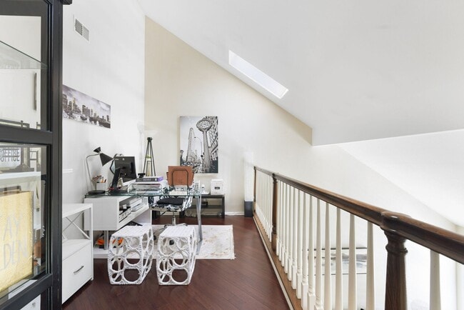 Building Photo - Modern Luxury in Cypress – 4BR Home with H...