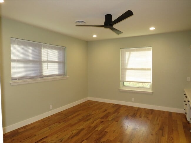 Building Photo - 3316 Darby Ln