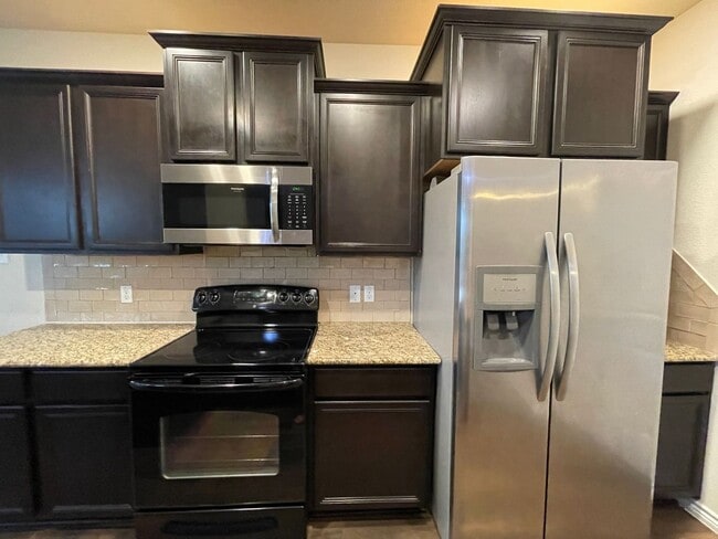 Building Photo - 3240 Valentino Dr