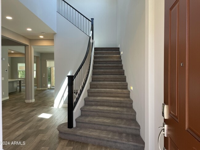 Building Photo - 4624 E Vista Bonita Dr